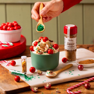 Chocolate Pearl Decor Crunchy Gingerbread Red 100g