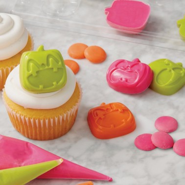Stampo Zucca di Halloween per cioccolato e candy melts 12 cavità Wilton