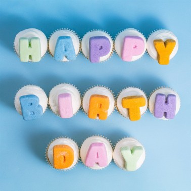 Marshmallow Lettere Happy Birthday PME 13 pezzi 180 g