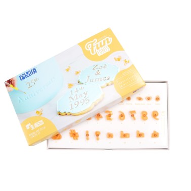 Stampi Fun fonts PME numeri e segni stampatello 31 pezzi - PME in vendita su Sugarmania.it