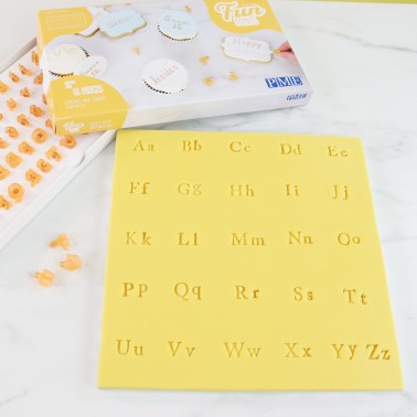 Stampi lettere e numeri per biscotti stampatello Fun Fonts PME - PME in vendita su Sugarmania.it